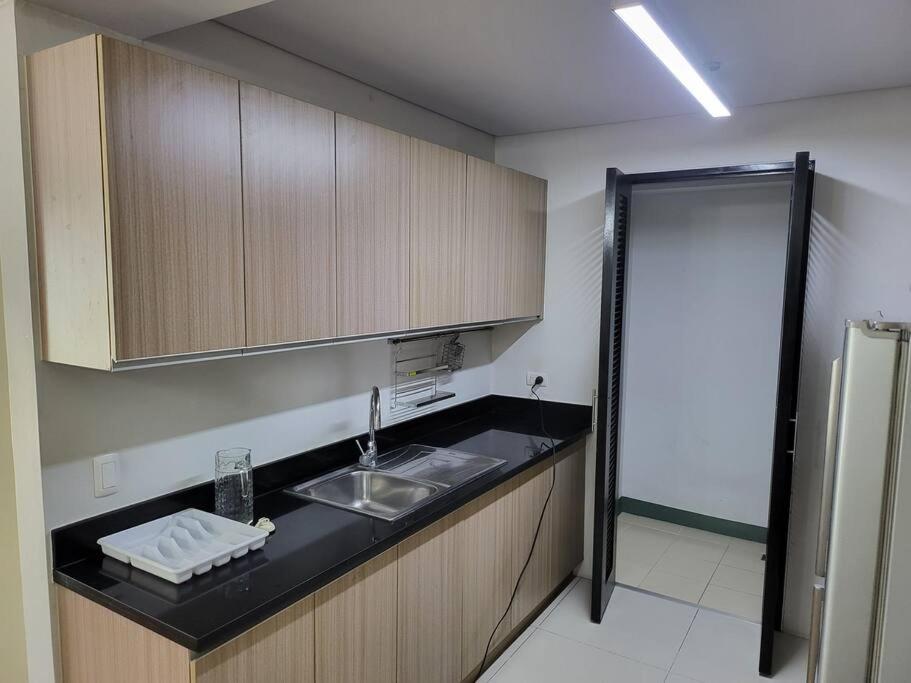 Luxury @ Bgc Sleeps 6 Comfortably Fast Wifi Pool! Διαμέρισμα Μανίλα Εξωτερικό φωτογραφία