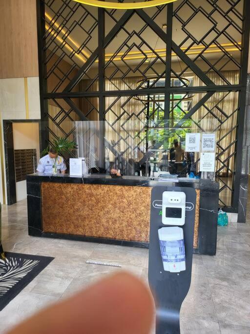 Luxury @ Bgc Sleeps 6 Comfortably Fast Wifi Pool! Διαμέρισμα Μανίλα Εξωτερικό φωτογραφία