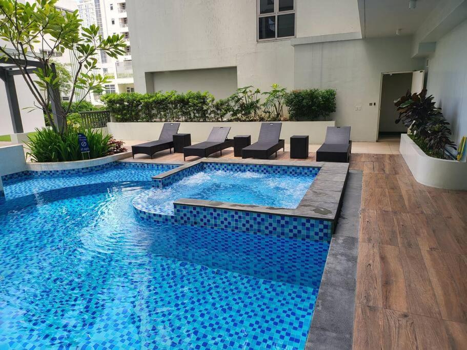 Luxury @ Bgc Sleeps 6 Comfortably Fast Wifi Pool! Διαμέρισμα Μανίλα Εξωτερικό φωτογραφία