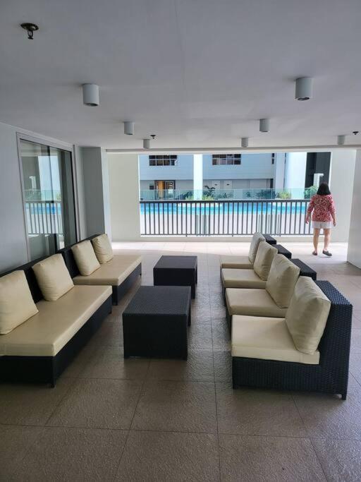 Luxury @ Bgc Sleeps 6 Comfortably Fast Wifi Pool! Διαμέρισμα Μανίλα Εξωτερικό φωτογραφία