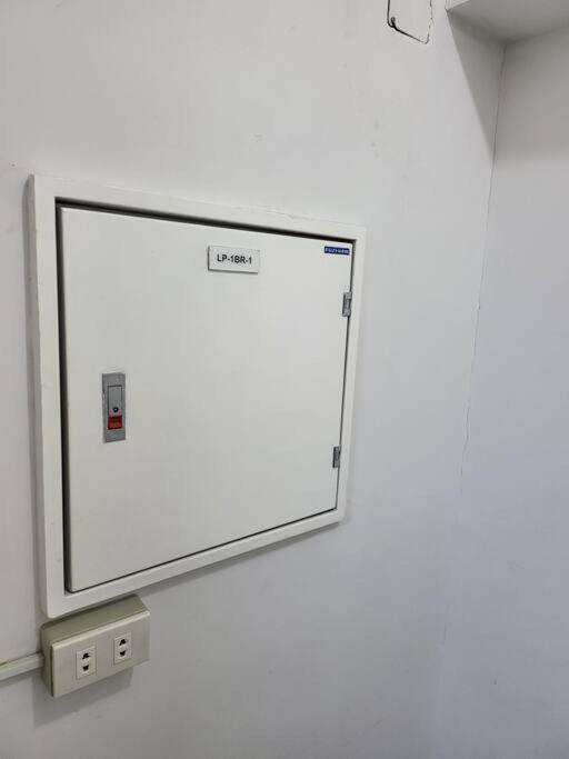 Luxury @ Bgc Sleeps 6 Comfortably Fast Wifi Pool! Διαμέρισμα Μανίλα Εξωτερικό φωτογραφία