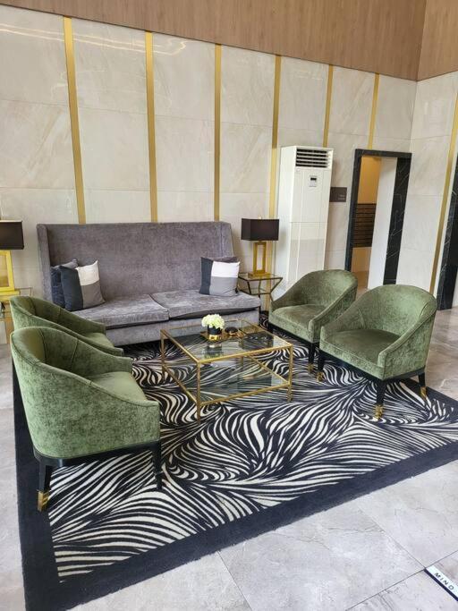 Luxury @ Bgc Sleeps 6 Comfortably Fast Wifi Pool! Διαμέρισμα Μανίλα Εξωτερικό φωτογραφία