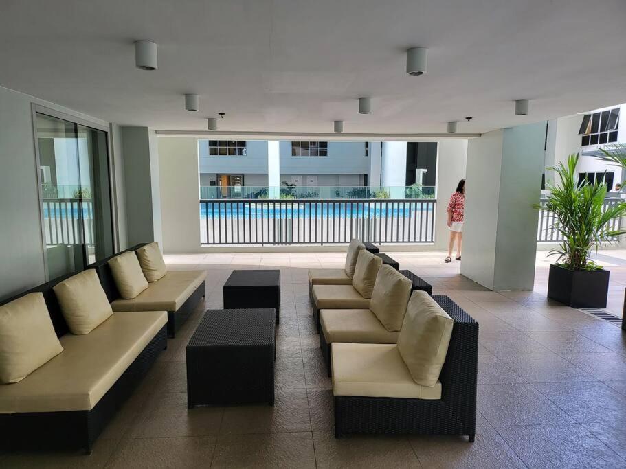 Luxury @ Bgc Sleeps 6 Comfortably Fast Wifi Pool! Διαμέρισμα Μανίλα Εξωτερικό φωτογραφία
