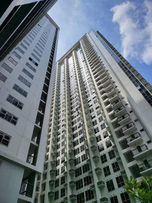 Luxury @ Bgc Sleeps 6 Comfortably Fast Wifi Pool! Διαμέρισμα Μανίλα Εξωτερικό φωτογραφία