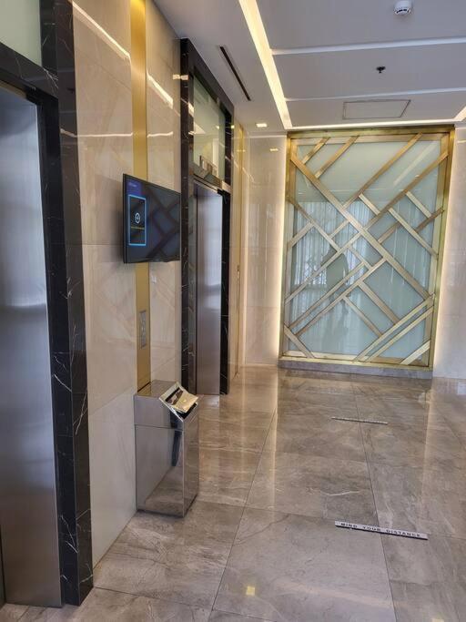 Luxury @ Bgc Sleeps 6 Comfortably Fast Wifi Pool! Διαμέρισμα Μανίλα Εξωτερικό φωτογραφία